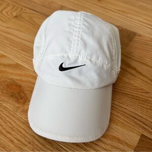 Nike Dri-FIT Featherlight Cap - Women’s White